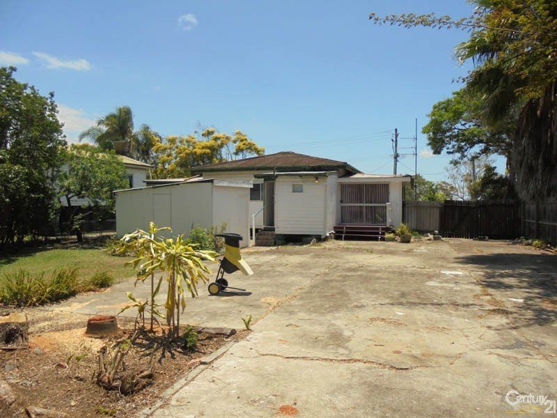 84 Pohlman Street, Southport QLD 4215