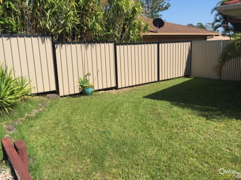 2/291A Government Rd, Labrador QLD 4215