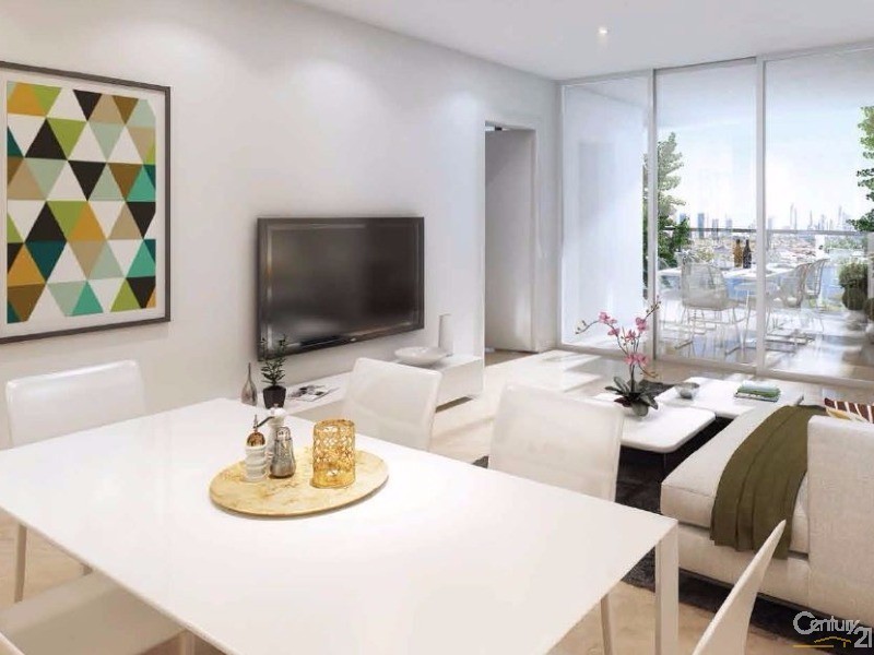 30 Brighton Parade, Southport QLD 4215