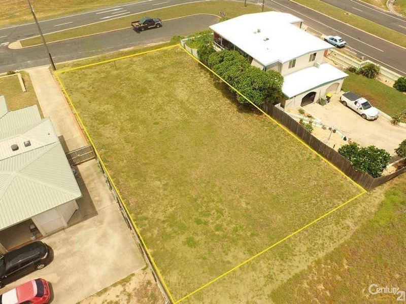 20 Pacific Esplanade, Slade Point QLD 4740