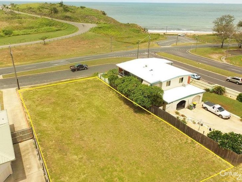 20 Pacific Esplanade, Slade Point QLD 4740