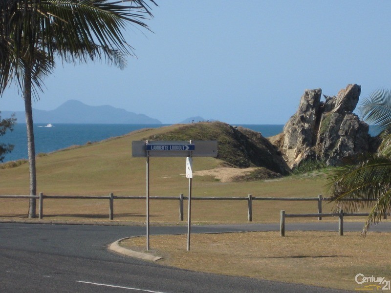 20 Pacific Esplanade, Slade Point QLD 4740