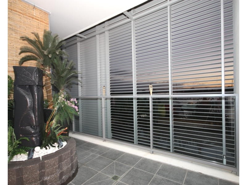 2207/2  Ephraim Island, Paradise Point QLD 4216