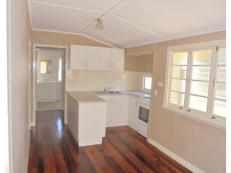 160 Turpin Rd, Labrador QLD 4215