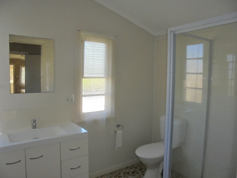 160 Turpin Rd, Labrador QLD 4215