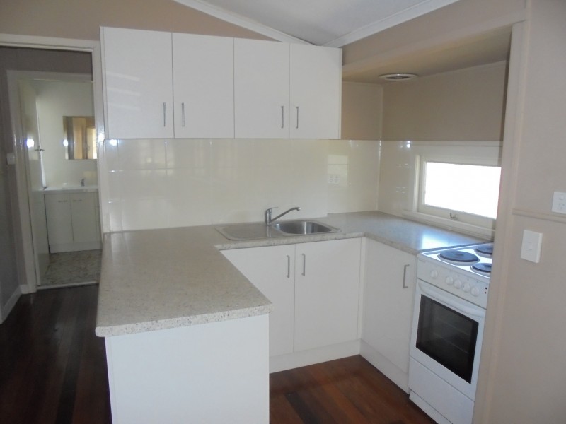 160 Turpin Rd, Labrador QLD 4215