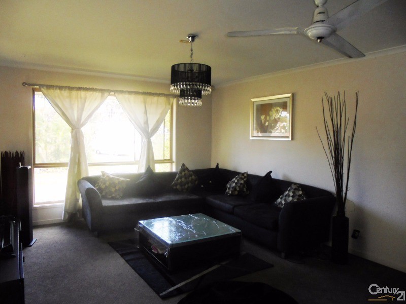 28 Allied Drive, Arundel QLD 4214