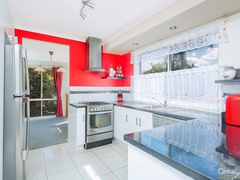 5 Macdougall Street, Highland Park QLD 4211