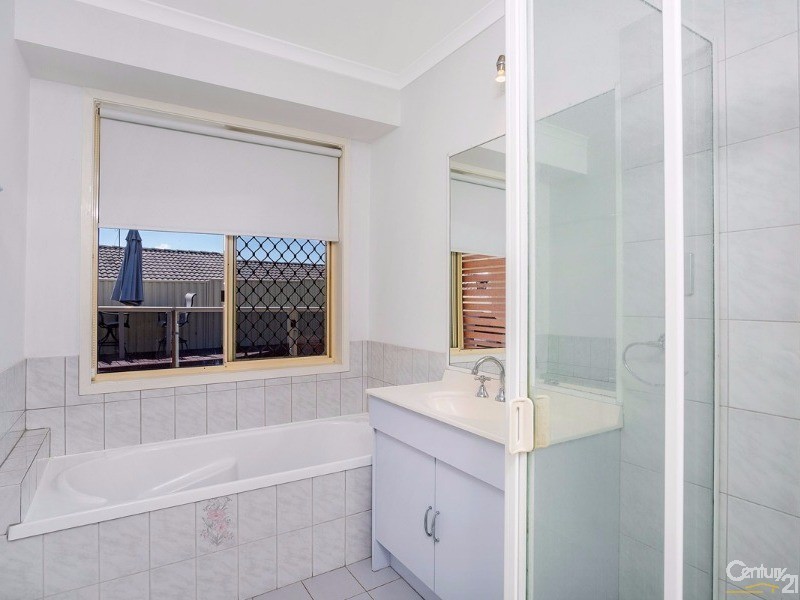 5 Macdougall Street, Highland Park QLD 4211