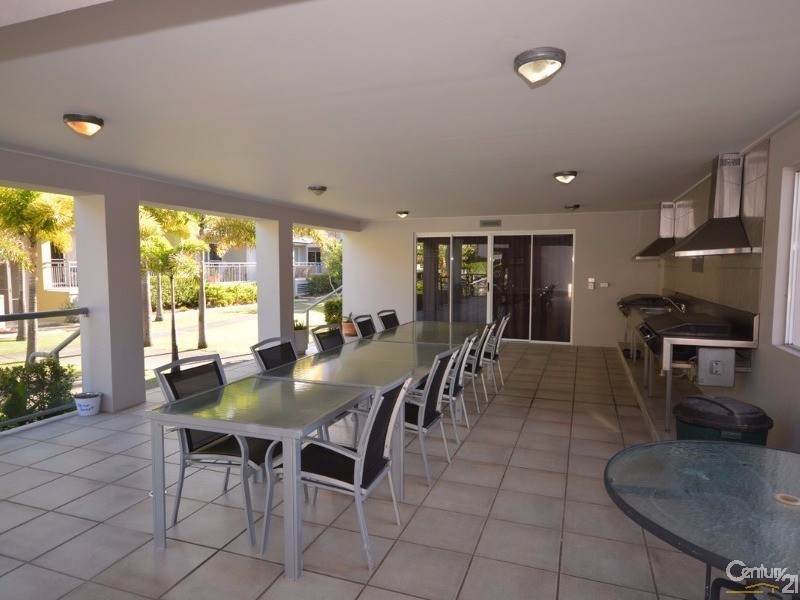 11/22 Oleander Avenue, Biggera Waters QLD 4216