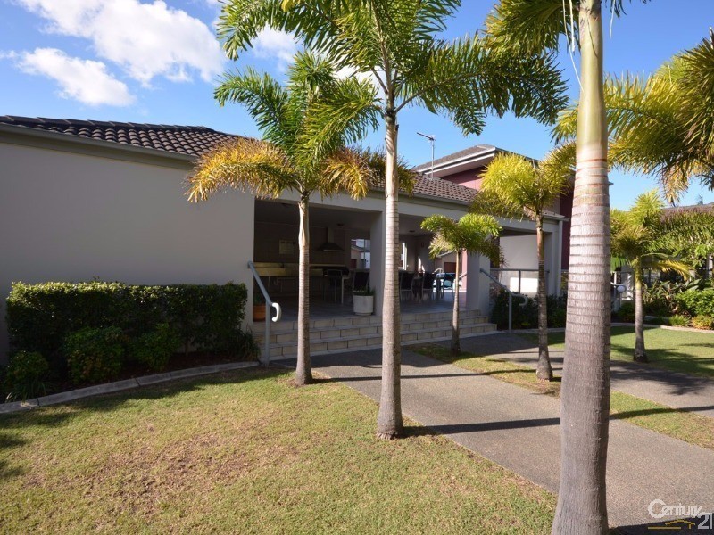 11/22 Oleander Avenue, Biggera Waters QLD 4216