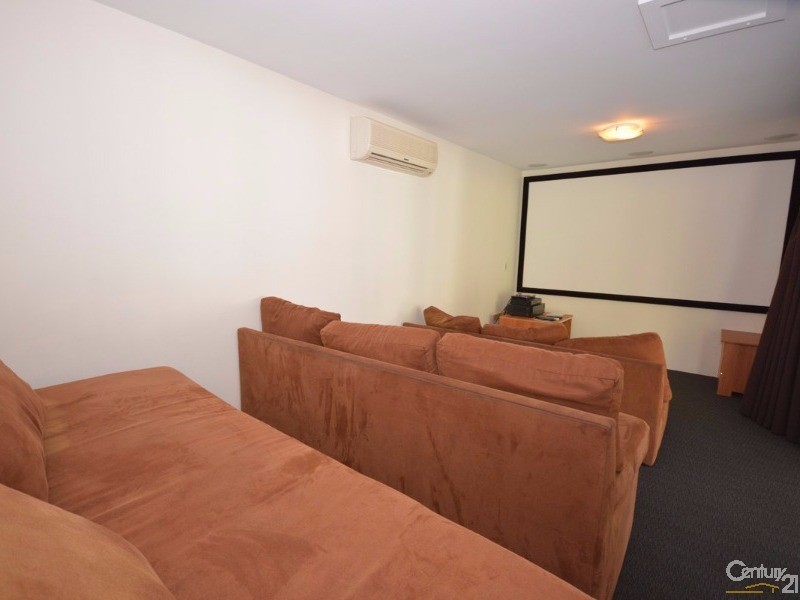 11/22 Oleander Avenue, Biggera Waters QLD 4216