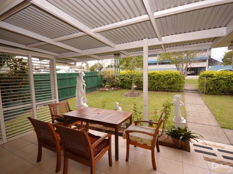 14 White Street, Nerang QLD 4211