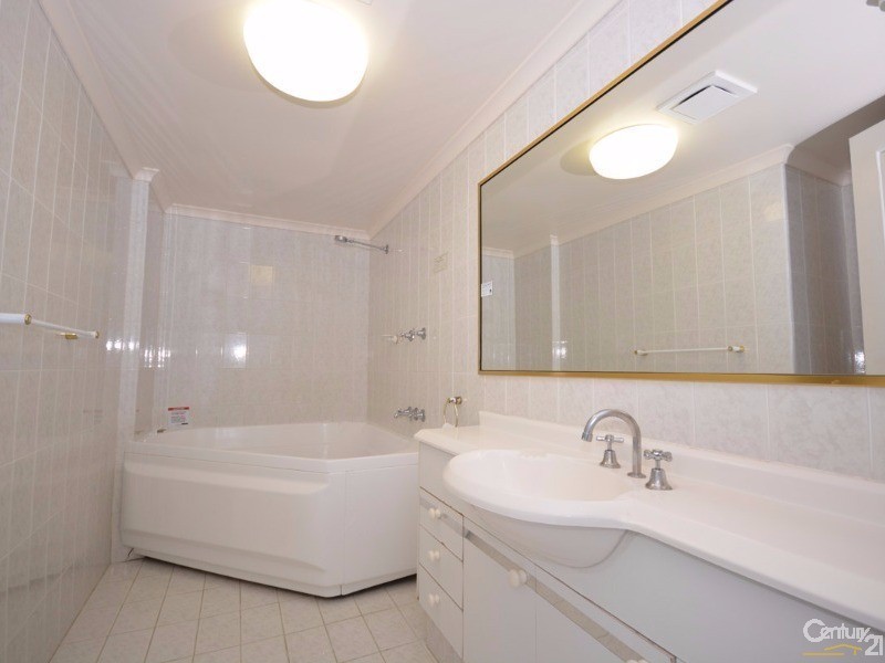 11/510 Marine Parade, Biggera Waters QLD 4216