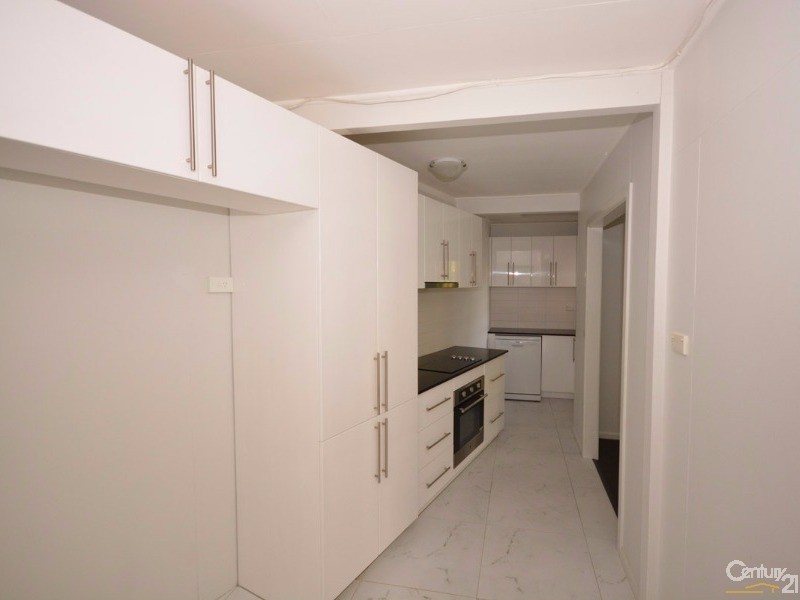 19 Broadwater Street, Runaway Bay QLD 4216