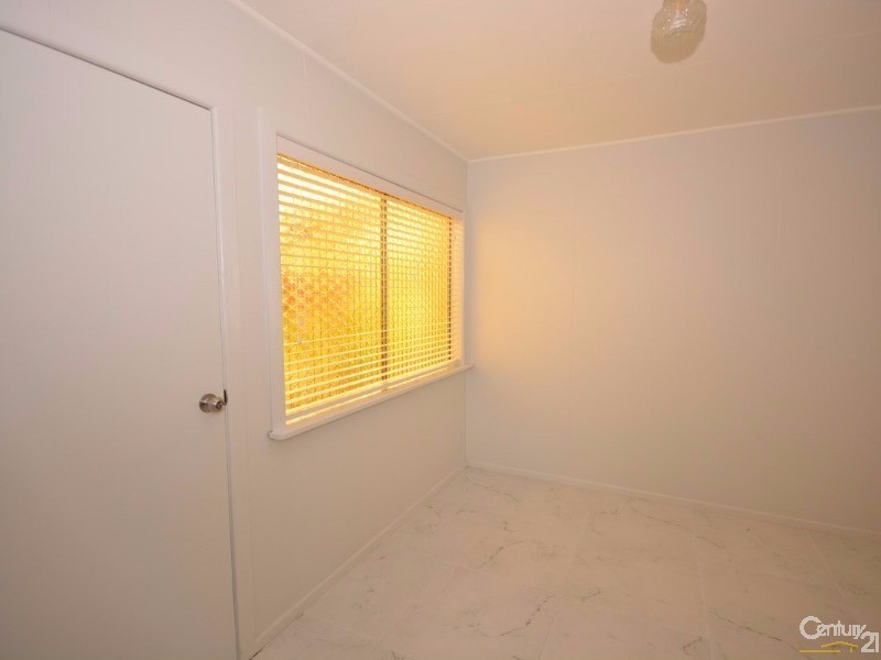19 Broadwater Street, Runaway Bay QLD 4216