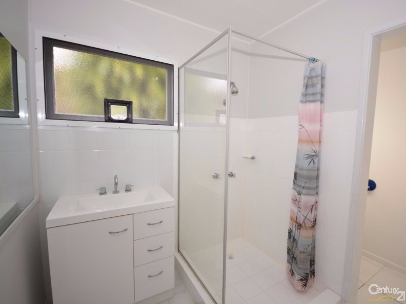 19 Broadwater Street, Runaway Bay QLD 4216