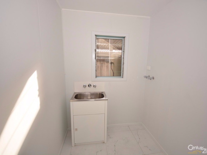 19 Broadwater Street, Runaway Bay QLD 4216