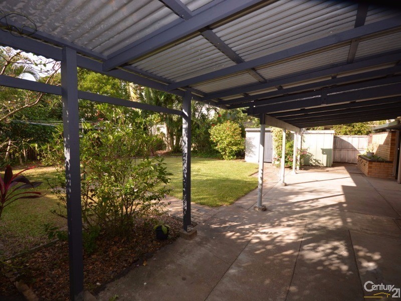 19 Broadwater Street, Runaway Bay QLD 4216