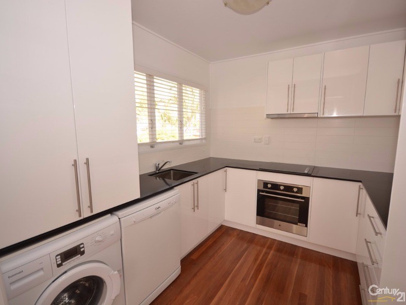 19 Broadwater Street, Runaway Bay QLD 4216