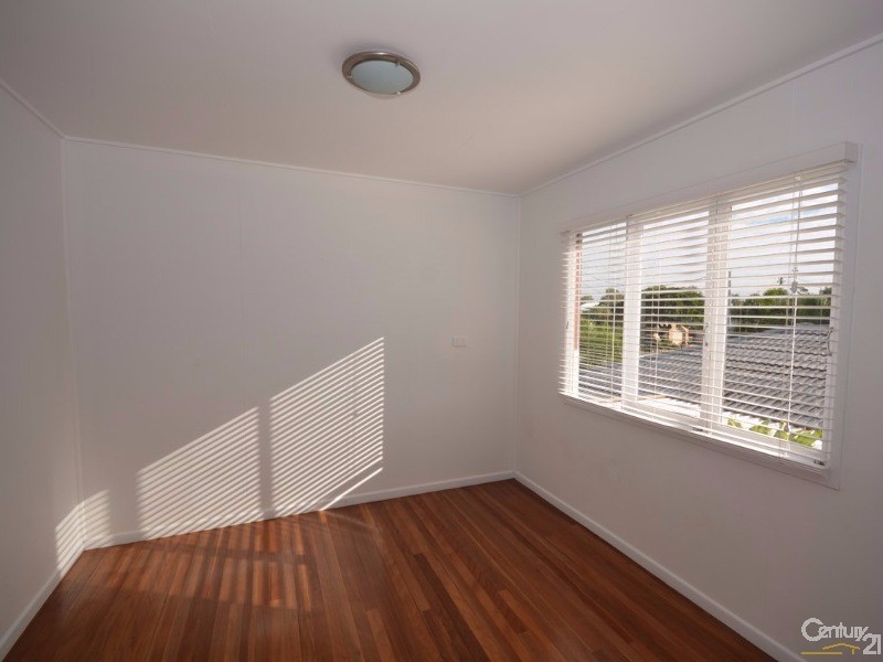 19 Broadwater Street, Runaway Bay QLD 4216