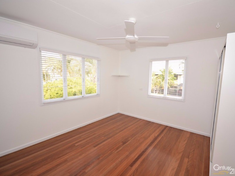 19 Broadwater Street, Runaway Bay QLD 4216