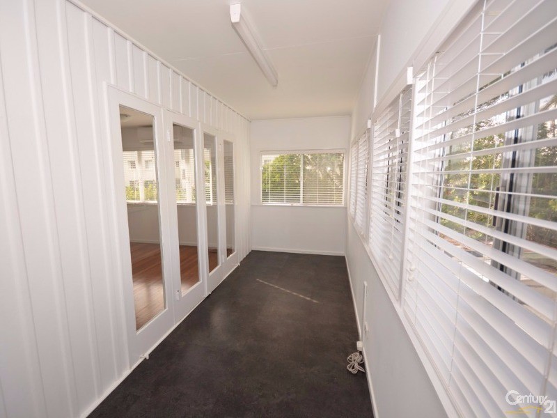 19 Broadwater Street, Runaway Bay QLD 4216