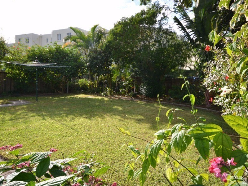 19 Broadwater Street, Runaway Bay QLD 4216