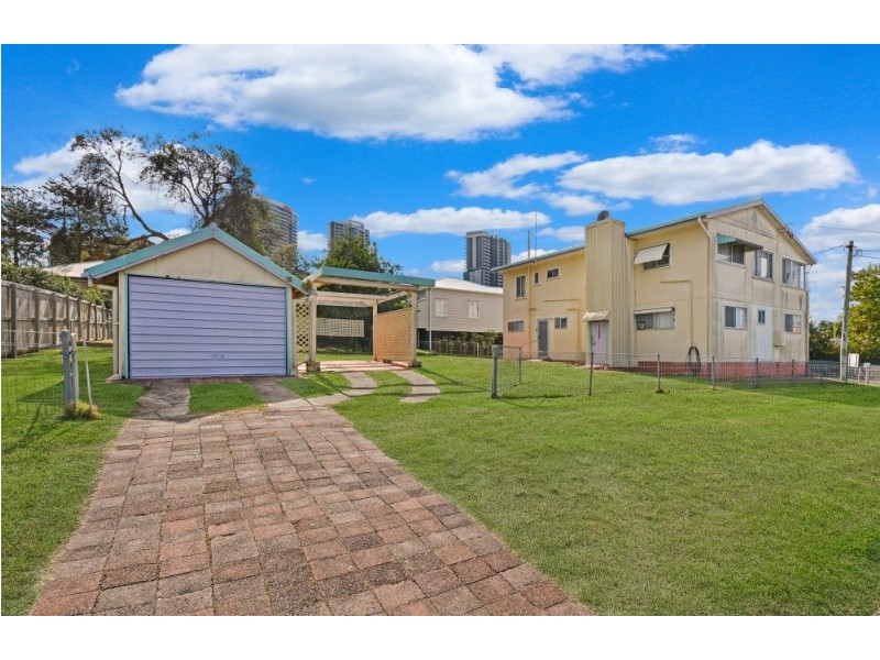 6 Gillian Lane, Southport QLD 4215