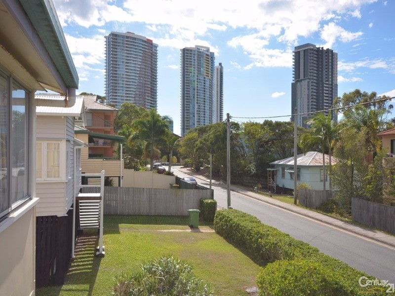 6 Gillian Lane, Southport QLD 4215