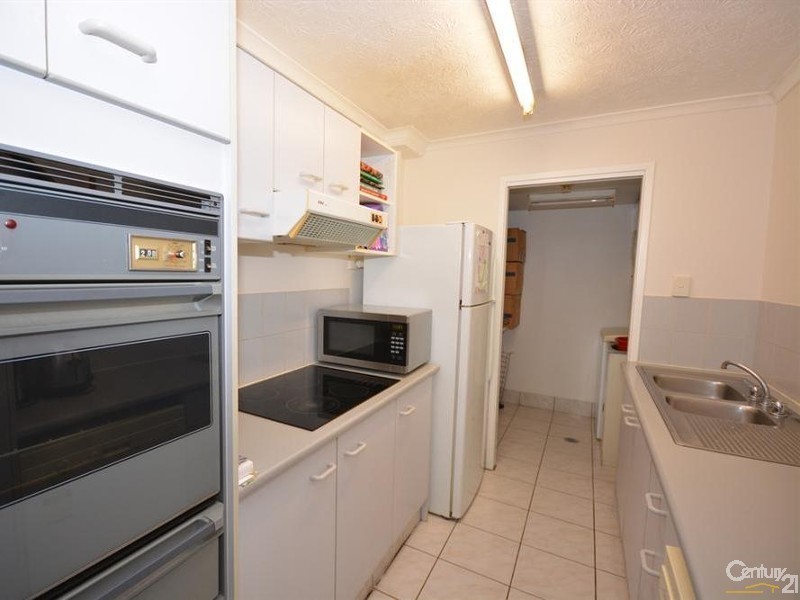 13/418 Marine Parade, Biggera Waters QLD 4216