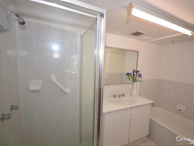 13/418 Marine Parade, Biggera Waters QLD 4216