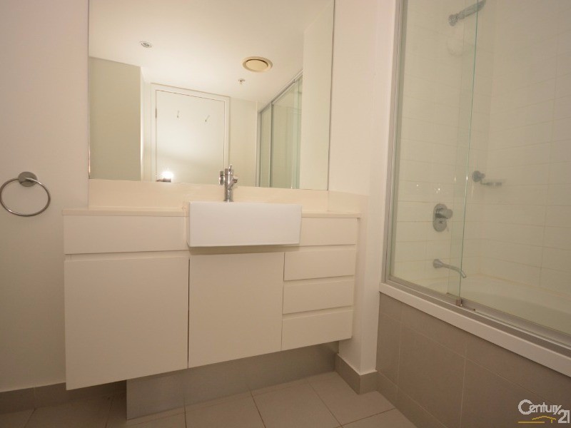 22801/5 Lawson St, Southport QLD 4215