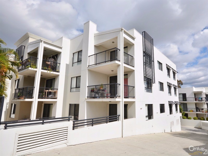 15-17 Lloyd Street, Southport QLD 4215