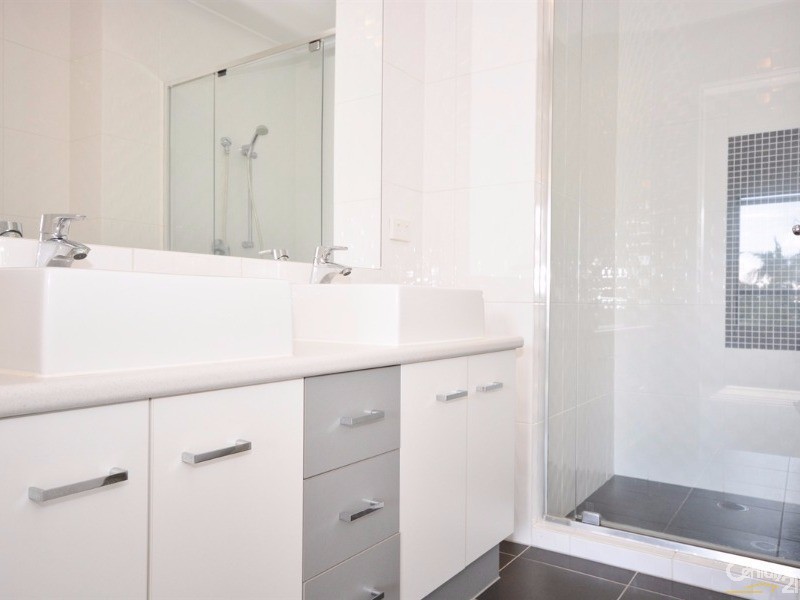 15-17 Lloyd Street, Southport QLD 4215