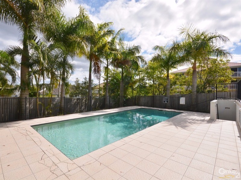 15-17 Lloyd Street, Southport QLD 4215