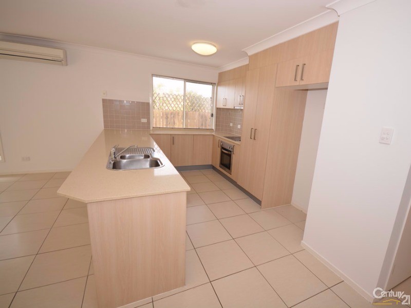 6/49 Usher Avenue, Labrador QLD 4215