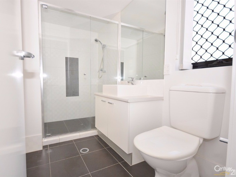 15-17 Lloyd Street, Southport QLD 4215