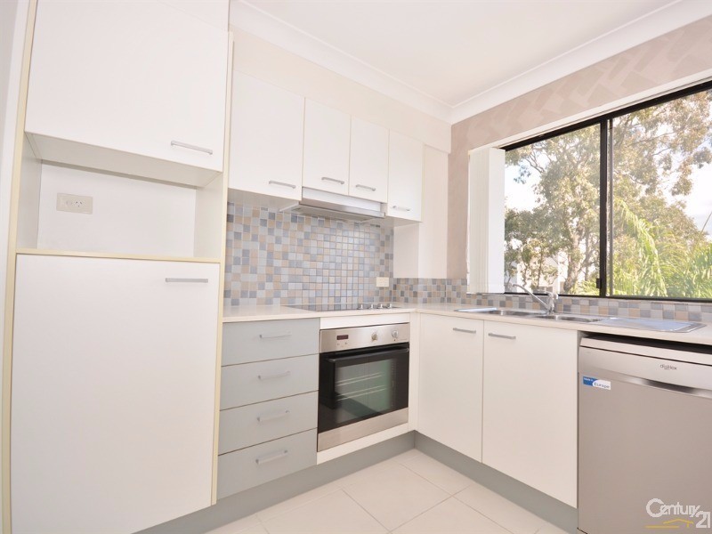 15-17 Lloyd Street, Southport QLD 4215