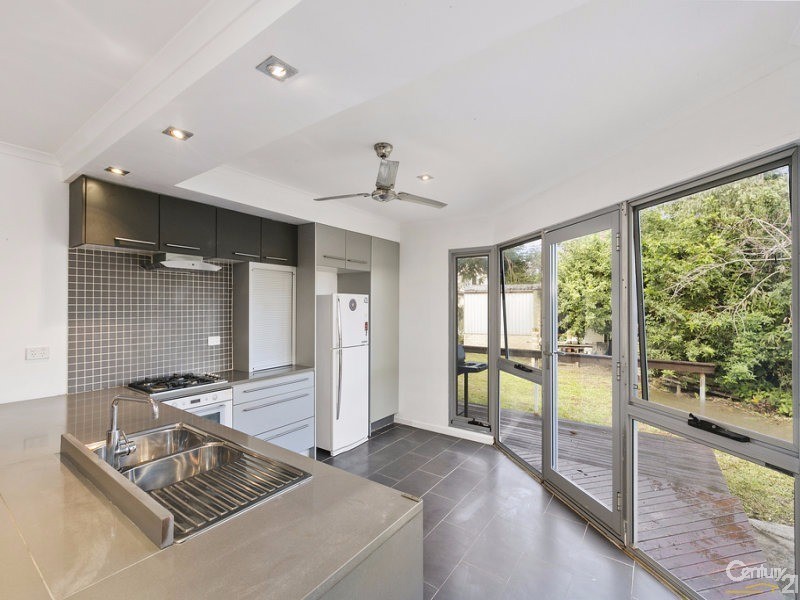 130 Falconer Street, Southport QLD 4215