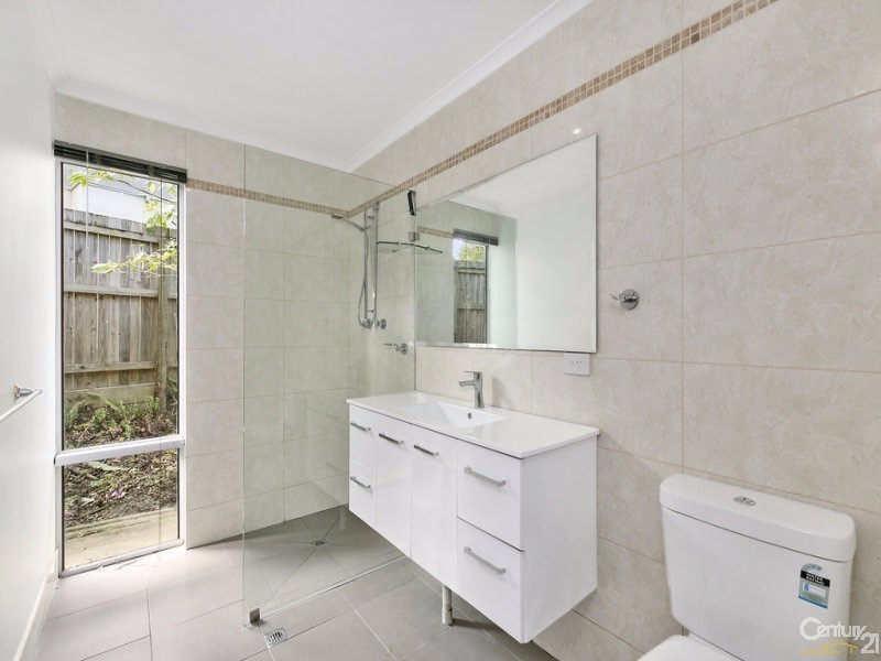 130 Falconer Street, Southport QLD 4215