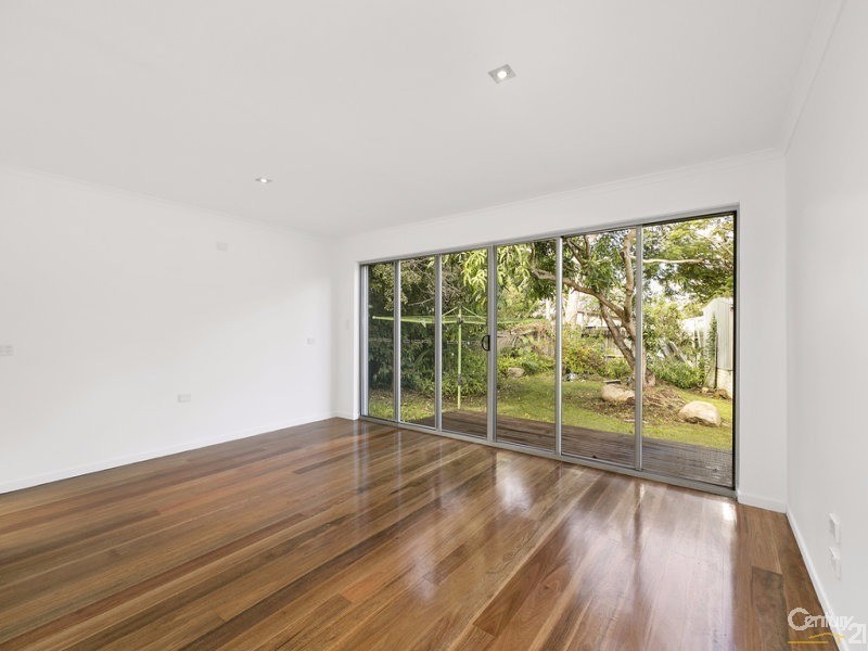 130 Falconer Street, Southport QLD 4215