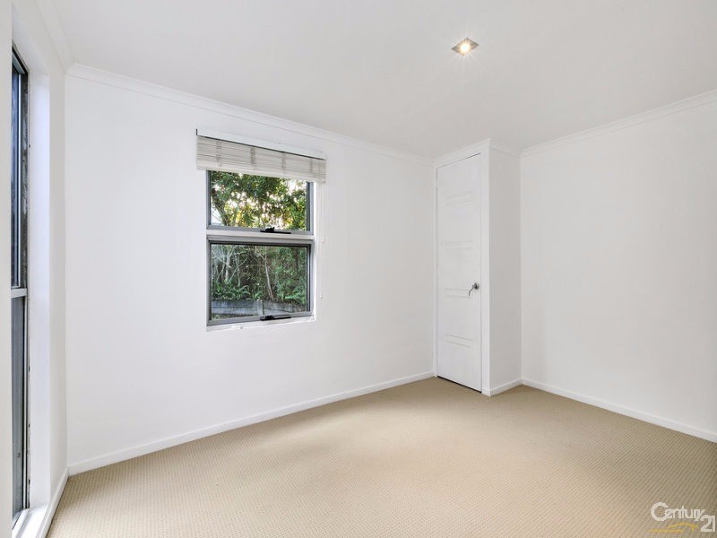130 Falconer Street, Southport QLD 4215