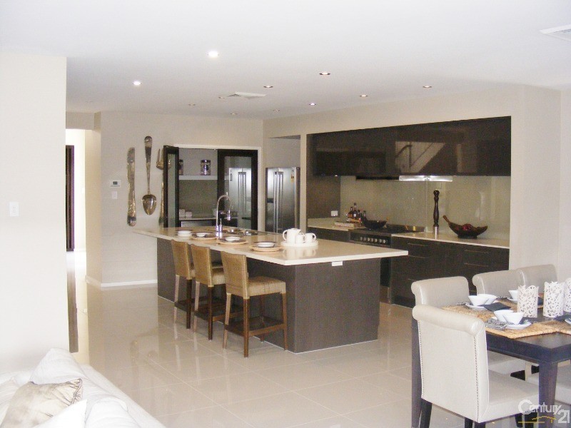 2 Conestoga Way, Upper Coomera QLD 4209