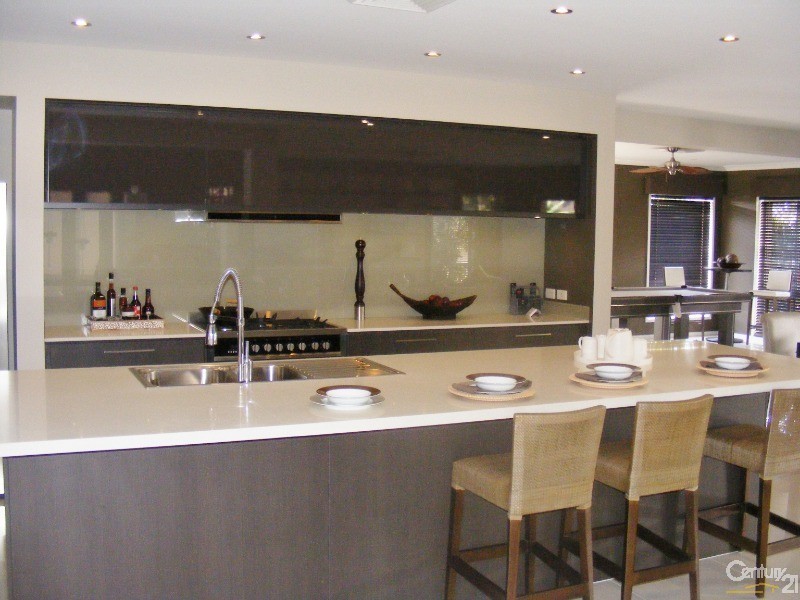 2 Conestoga Way, Upper Coomera QLD 4209