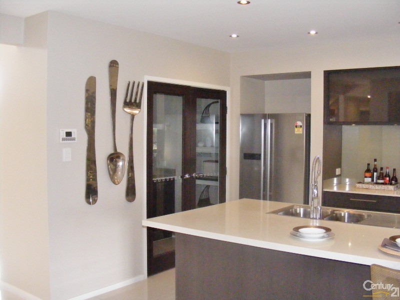 2 Conestoga Way, Upper Coomera QLD 4209