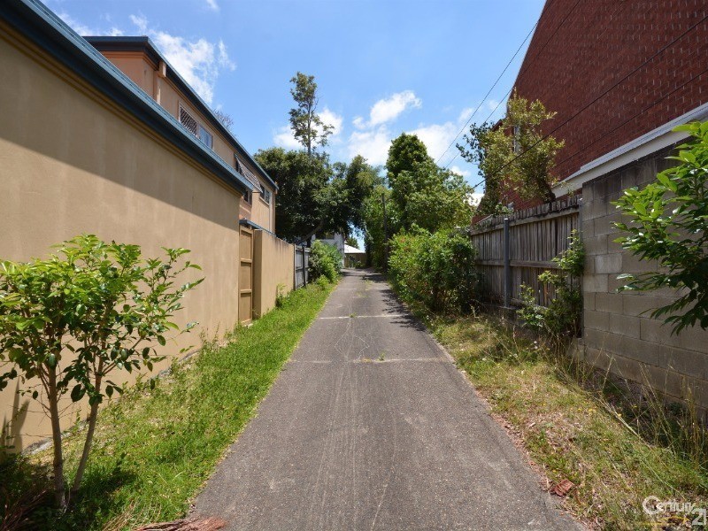 91 Eugaree Street, Southport QLD 4215