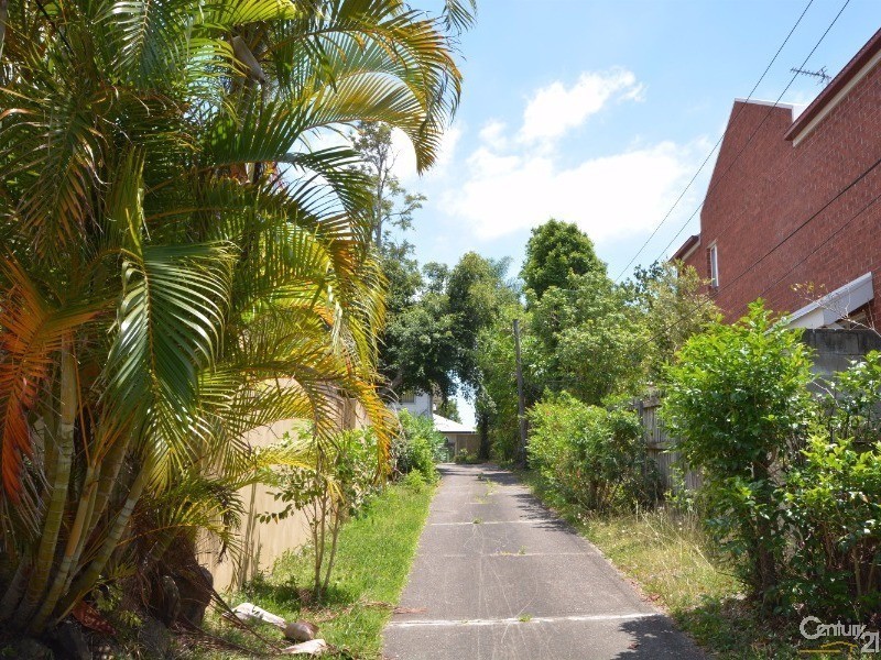 91 Eugaree Street, Southport QLD 4215