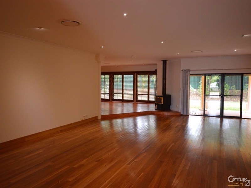 3152 Riverleigh Drive, Hope Island QLD 4212