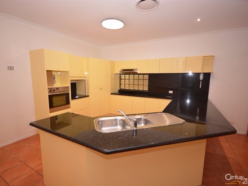 3152 Riverleigh Drive, Hope Island QLD 4212